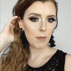 Meet your Posher, Abbey